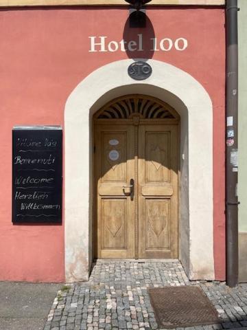 Hotel 100 Пардубице Экстерьер фото